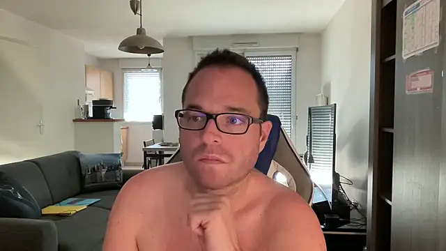 Snapshot of Funnyjul31 chatting on March 16, 2025, 3:17 pm Funnyjul31 online show from March 16, 2025, 3:17 pm