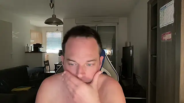 Snapshot of Funnyjul31 chatting on March 21, 2025, 5:34 pm Funnyjul31 online show from March 21, 2025, 5:34 pm
