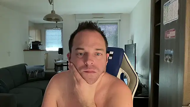 Snapshot of Funnyjul31 chatting on March 22, 2025, 3:20 pm Funnyjul31 online show from March 22, 2025, 3:20 pm