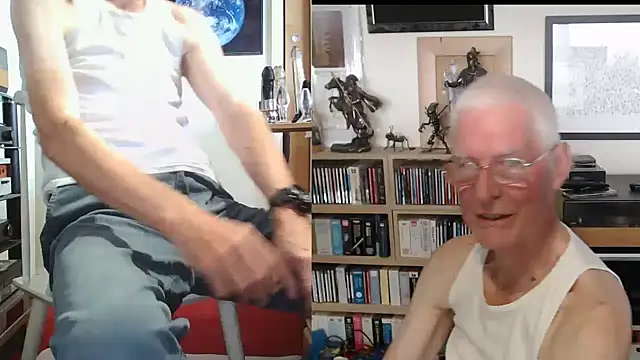 Snapshot of bigears chatting on November 6, 2025, 1:59 pm bigears online show from November 6, 2025, 1:59 pm