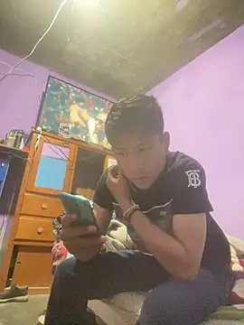 Snapshot of EduardoEspinoza12 chatting on February 19, 2025, 8:33 am EduardoEspinoza12 online show from February 19, 2025, 8:33 am