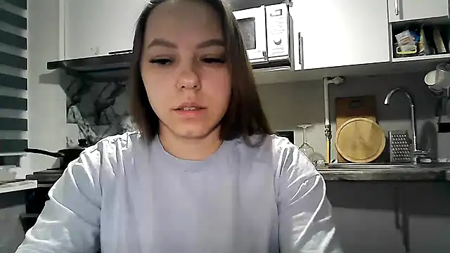 Snapshot of Misssweet_s chatting on December 5, 2025, 4:00 am Misssweet s online show from December 5, 2025, 4:00 am