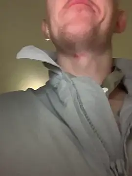 Snapshot of hunkiefend21 chatting on February 26, 2025, 12:41 am hunkiefend21 online show from February 26, 2025, 12:41 am