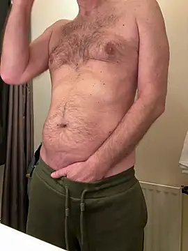 Snapshot of vincent1522 chatting on March 3, 2025, 7:03 am vincent1522 online show from March 3, 2025, 7:03 am