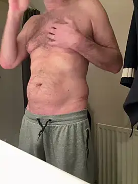 Snapshot of vincent1522 chatting on February 11, 2025, 6:40 am vincent1522 online show from February 11, 2025, 6:40 am