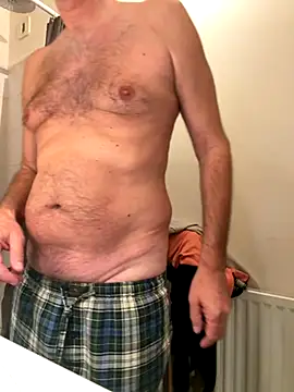 Snapshot of vincent1522 chatting on September 17, 2025, 6:37 am vincent1522 online show from September 17, 2025, 6:37 am