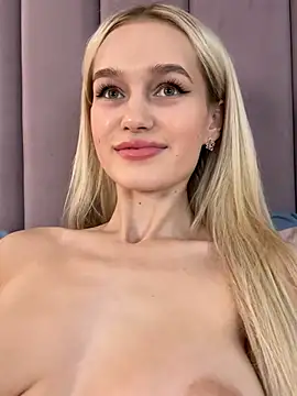 Snapshot of KristinaDane chatting on March 15, 2025, 10:03 am KristinaDane online show from March 15, 2025, 10:03 am