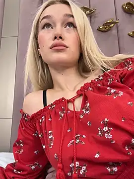 Snapshot of KristinaDane chatting on March 19, 2025, 3:41 am KristinaDane online show from March 19, 2025, 3:41 am