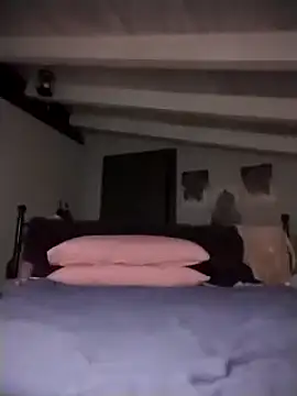 Snapshot of divinaerotica chatting on November 20, 2025, 8:42 pm divinaerotica online show from November 20, 2025, 8:42 pm