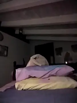 Snapshot of divinaerotica chatting on December 17, 2025, 6:24 pm divinaerotica online show from December 17, 2025, 6:24 pm