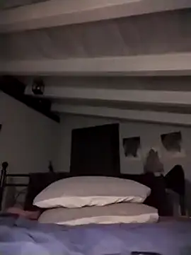 Snapshot of divinaerotica chatting on November 15, 2025, 6:34 pm divinaerotica online show from November 15, 2025, 6:34 pm