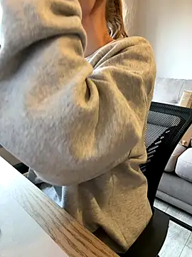 Snapshot of Phoebe_Lily chatting on December 16, 2025, 10:52 am Phoebe Lily online show from December 16, 2025, 10:52 am