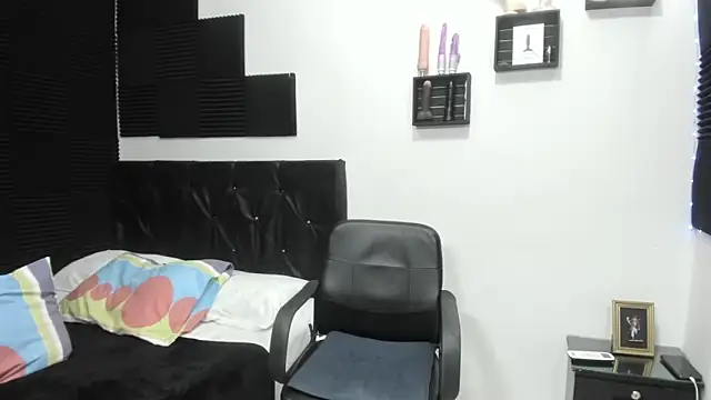 Snapshot of Milu_Zam chatting on February 5, 2026, 5:25 am Milu Zam online show from February 5, 2026, 5:25 am