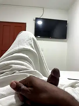 jhonnes  online show from November 22, 2025, 5:06 am