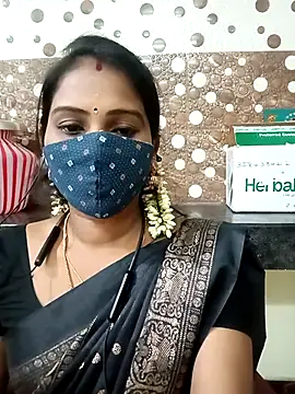 Snapshot of Tamil_roja17 chatting on November 18, 2025, 9:34 am Tamil roja17 online show from November 18, 2025, 9:34 am