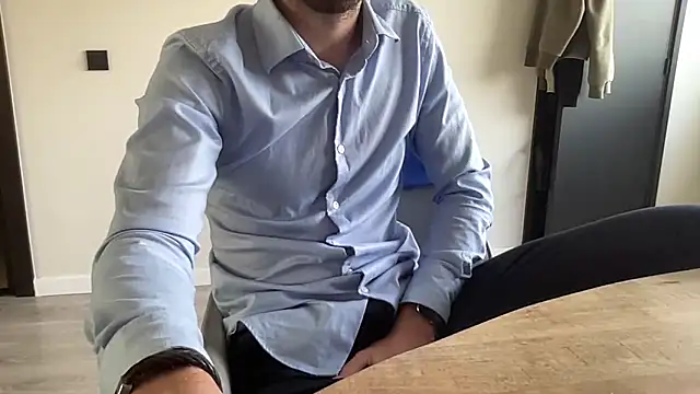 Snapshot of bullyboyy chatting on September 16, 2025, 8:15 am bullyboyy online show from September 16, 2025, 8:15 am