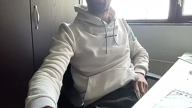 Snapshot of bullyboyy chatting on March 14, 2025, 11:23 am bullyboyy online show from March 14, 2025, 11:23 am