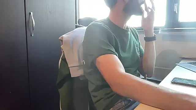 Snapshot of bullyboyy chatting on January 27, 2025, 2:57 pm bullyboyy online show from January 27, 2025, 2:57 pm