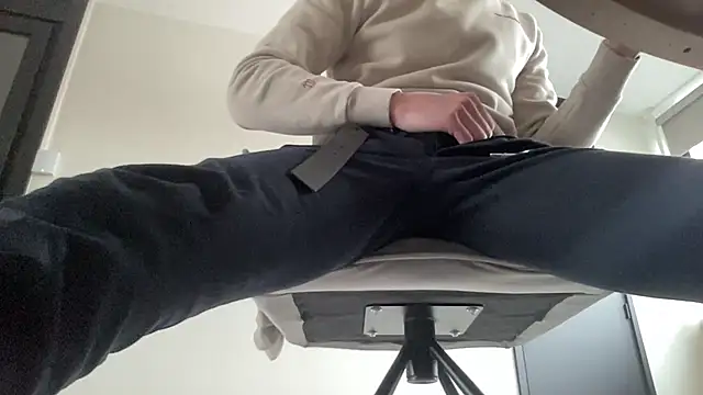 bullyboyy online show from January 8, 2026, 2:23 pm