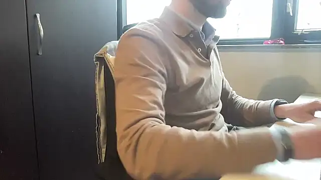 Snapshot of bullyboyy chatting on February 20, 2025, 2:57 pm bullyboyy online show from February 20, 2025, 2:57 pm