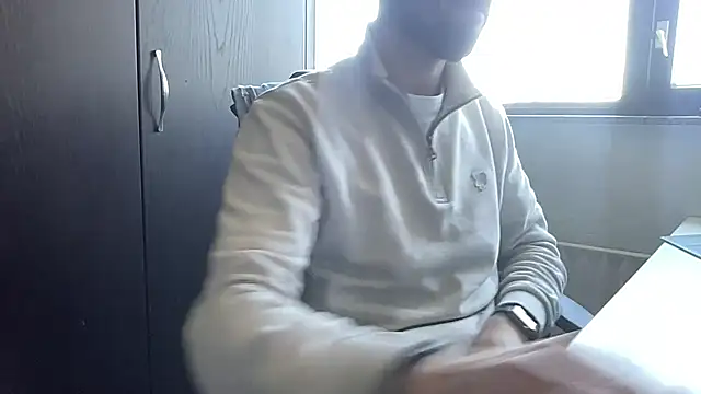 Snapshot of bullyboyy chatting on March 17, 2025, 12:04 pm bullyboyy online show from March 17, 2025, 12:04 pm