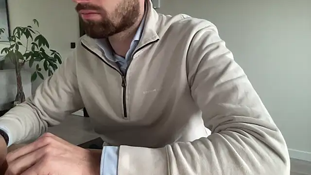 Snapshot of bullyboyy chatting on October 15, 2025, 2:58 pm bullyboyy online show from October 15, 2025, 2:58 pm