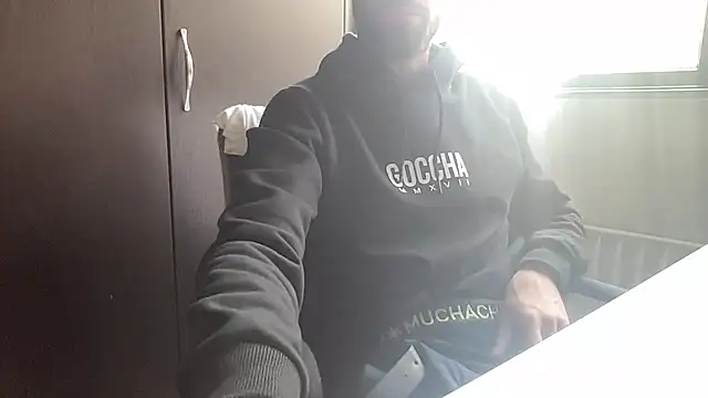 Snapshot of bullyboyy chatting on October 7, 2025, 11:00 am bullyboyy online show from October 7, 2025, 11:00 am