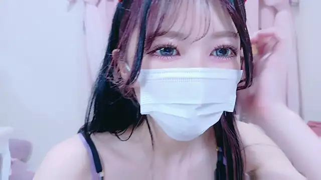 Snapshot of Megu-mimi chatting on November 10, 2025, 1:27 pm Megu-mimi online show from November 10, 2025, 1:27 pm