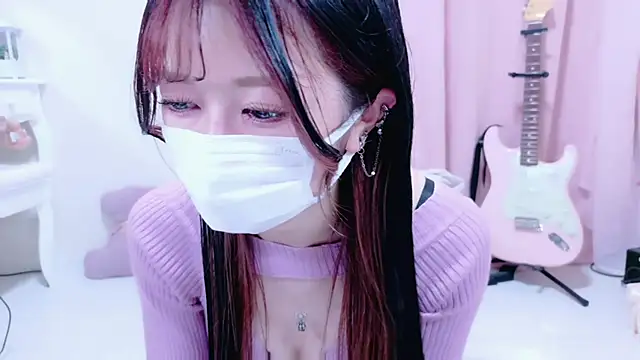 Snapshot of Megu-mimi chatting on October 13, 2025, 9:55 am Megu-mimi online show from October 13, 2025, 9:55 am