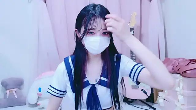 Snapshot of Megu-mimi chatting on December 14, 2025, 10:32 am Megu-mimi online show from December 14, 2025, 10:32 am