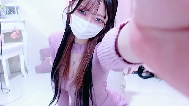 Snapshot of Megu-mimi chatting on October 8, 2025, 9:22 am Megu-mimi online show from October 8, 2025, 9:22 am