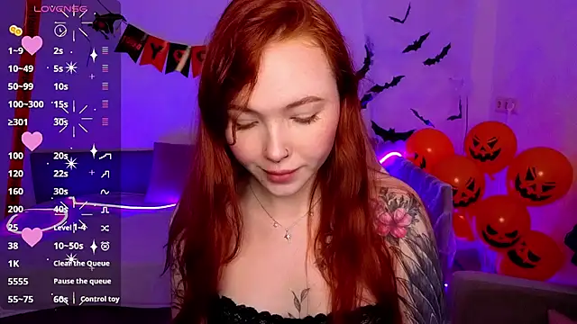 Snapshot of Maya_Light chatting on November 8, 2025, 9:02 am Maya Light online show from November 8, 2025, 9:02 am