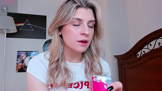 Snapshot of heartseduction chatting on October 26, 2025, 7:53 am heartseduction online show from October 26, 2025, 7:53 am