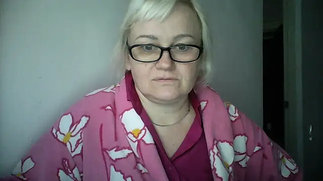 Mayya4321 online show from November 9, 2025, 9:02 am