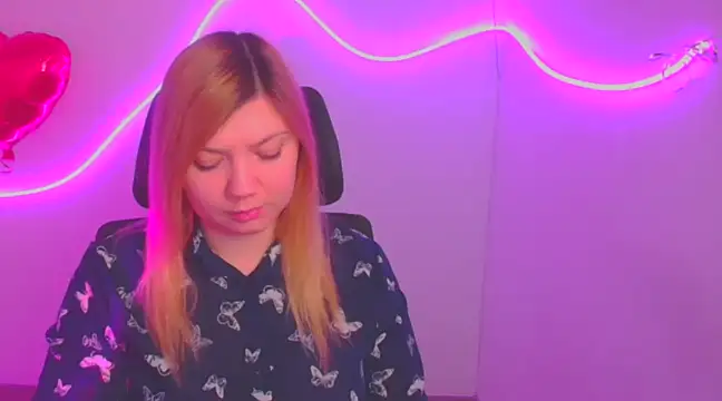 Snapshot of Lola_moree chatting on February 22, 2025, 6:39 am Lola moree online show from February 22, 2025, 6:39 am