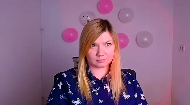 Snapshot of Lola_moree chatting on February 17, 2025, 12:38 pm Lola moree online show from February 17, 2025, 12:38 pm