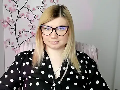 Snapshot of Lola_moree chatting on April 26, 2026, 11:40 am Lola moree online show from April 26, 2026, 11:40 am