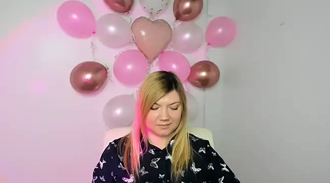 Snapshot of Lola_moree chatting on February 12, 2025, 3:49 pm Lola moree online show from February 12, 2025, 3:49 pm