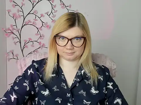 Snapshot of Lola_moree chatting on May 18, 2026, 11:37 am Lola moree online show from May 18, 2026, 11:37 am