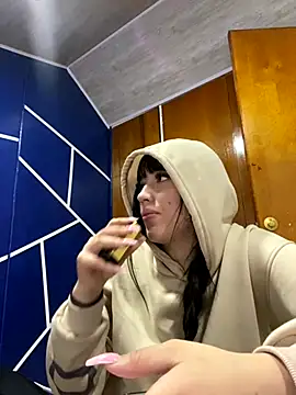 Melody rousse  online show from November 25, 2025, 8:31 pm