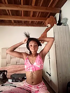 Zaira Rose  online show from April 12, 2026, 5:27 pm