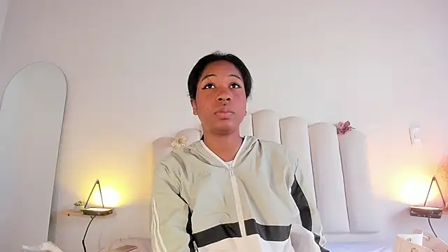 Zaira Rose  online show from January 14, 2026, 1:37 pm