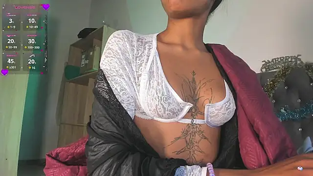 Snapshot of Zaira_Rose_ chatting on December 3, 2025, 3:11 pm Zaira Rose online show from December 3, 2025, 3:11 pm