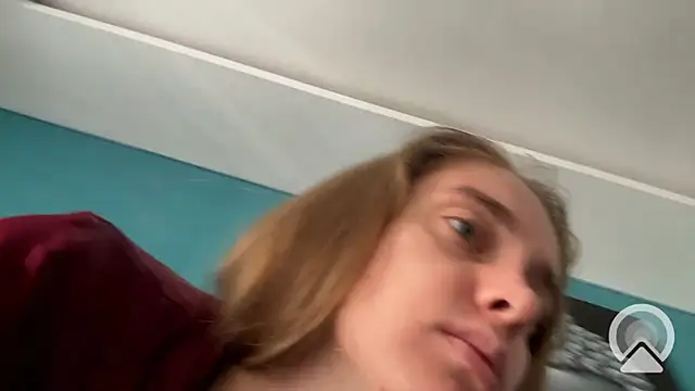 Snapshot of valure_lera chatting on March 14, 2025, 8:38 pm valure lera online show from March 14, 2025, 8:38 pm