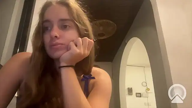 Snapshot of valure_lera chatting on March 11, 2025, 8:31 pm valure lera online show from March 11, 2025, 8:31 pm