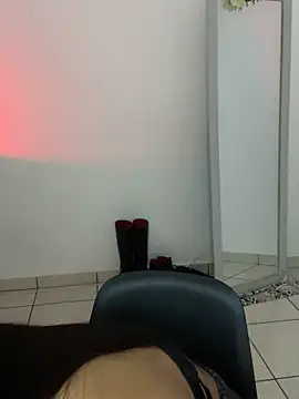 meli ortiz  online show from October 15, 2025, 4:37 pm