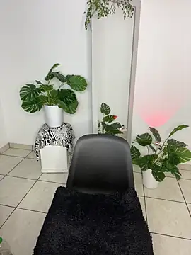 Snapshot of meli_ortiz_ chatting on May 8, 2026, 2:32 pm meli ortiz online show from May 8, 2026, 2:32 pm