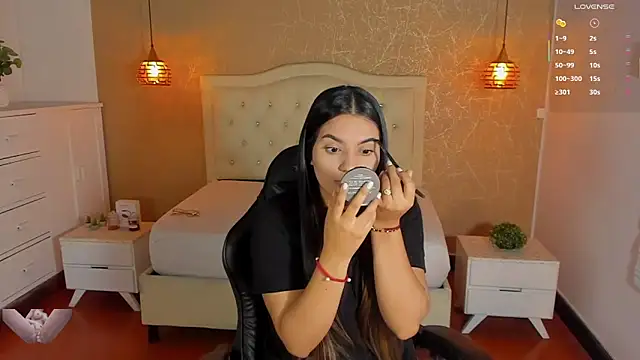 Hadley  online show from November 5, 2025, 3:31 am