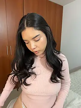 eileensophi online show from March 25, 2026, 2:23 am