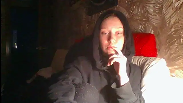 Snapshot of RussNocturnal chatting on December 4, 2025, 12:26 pm RussNocturnal online show from December 4, 2025, 12:26 pm